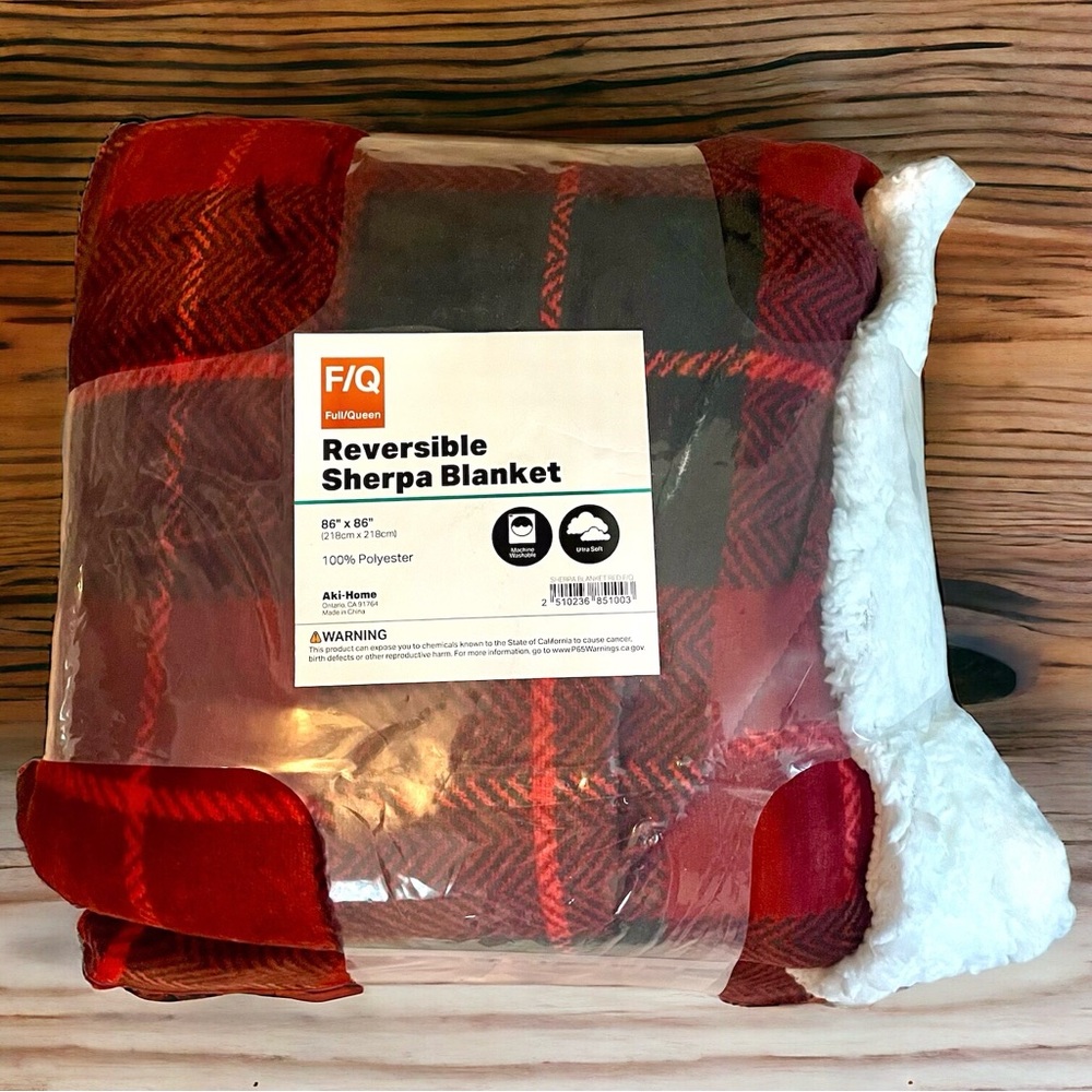 Aki-home Full/Queen Reversible Blanket New 86”x 86”